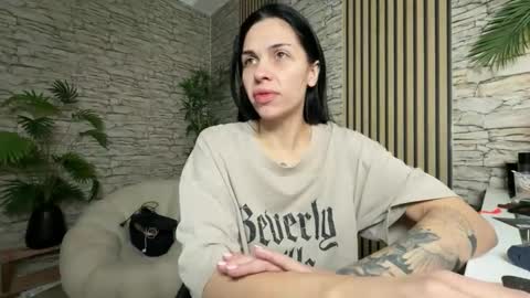 Snapshot of nattywithoutdaddy chatting on 11.21.25 NATTY FIERROS online show from 11.21.25