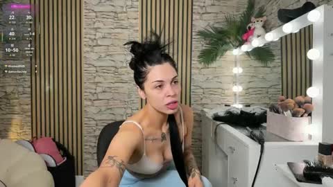 Snapshot of nattywithoutdaddy chatting on 11.28.25 NATTY FIERROS online show from 11.28.25