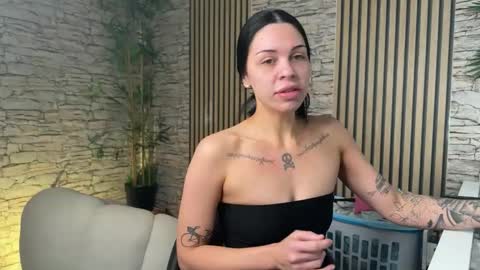 Snapshot of nattywithoutdaddy chatting on 12.18.25 NATTY FIERROS online show from 12.18.25