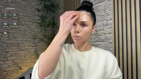 Snapshot of nattywithoutdaddy chatting on 12.23.25 NATTY FIERROS online show from 12.23.25