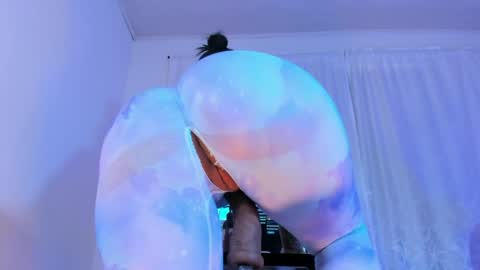 Snapshot of natural_bigass_nina chatting on 04.12.26 Sophia online show from 04.12.26