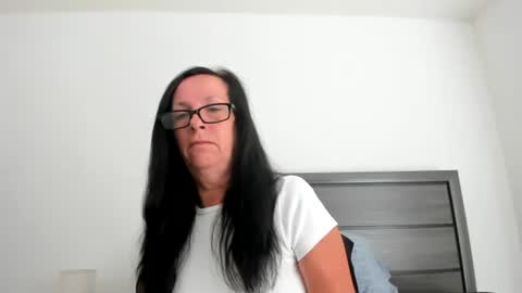Natural Peach Goddess online show from 09.19.25