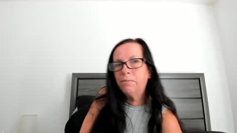 Natural Peach Goddess online show from 10.01.25