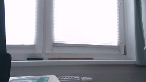 Snapshot of naturista25 chatting on 10.12.25 naturista25 online show from 10.12.25