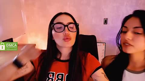Snapshot of natval_ chatting on 01.22.25 Natalia Valeria online show from 01.22.25