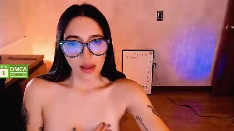 Snapshot of natval_ chatting on 02.11.25 Natalia Valeria online show from 02.11.25