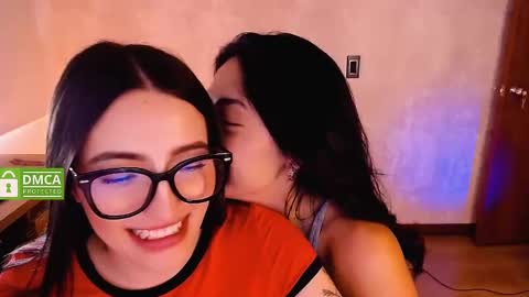 Snapshot of natval_ chatting on 02.12.25 Natalia Valeria online show from 02.12.25