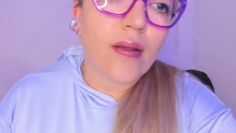 Snapshot of naty__mature_ chatting on 10.12.25 Nataly online show from 10.12.25