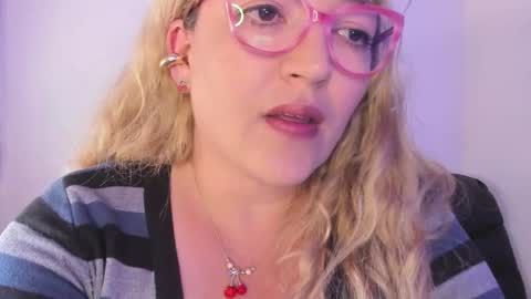 Snapshot of naty__mature_ chatting on 10.23.25 Nataly online show from 10.23.25