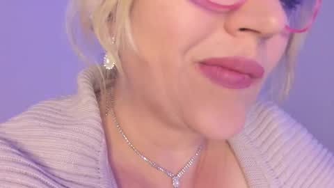 Snapshot of naty__mature_ chatting on 10.29.25 Nataly online show from 10.29.25