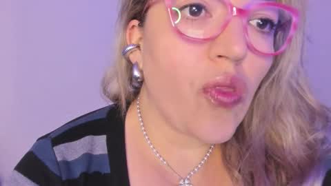 Snapshot of naty__mature_ chatting on 11.08.25 Nataly online show from 11.08.25