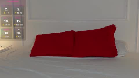 naty_model25 online show from 11.17.25