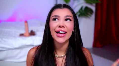 Naty online show from 09.24.25