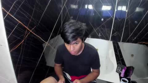 Snapshot of natyyalex chatting on 10.24.25 Naty y Alex online show from 10.24.25