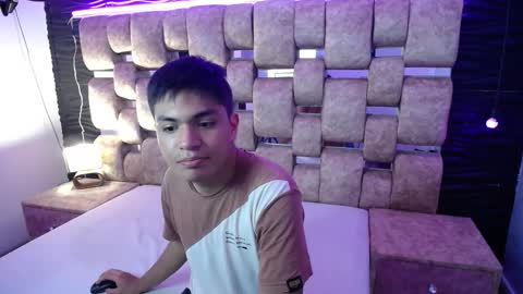 Snapshot of natyyalex chatting on 11.04.25 Naty y Alex online show from 11.04.25