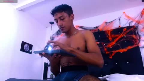 natzuki_ online show from 10.22.25