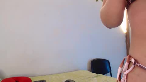 Snapshot of naudiz chatting on 01.18.26 Eimy online show from 01.18.26