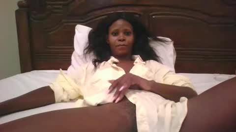 Snapshot of naughty_babe000 chatting on 10.17.25 alisha online show from 10.17.25