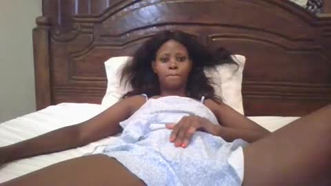 Snapshot of naughty_babe000 chatting on 11.07.25 alisha online show from 11.07.25