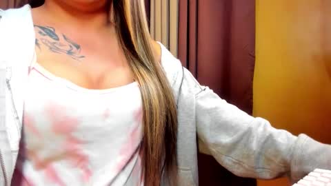 Snapshot of naughty_belle1 chatting on 03.19.26 naughty_belle1 online show from 03.19.26