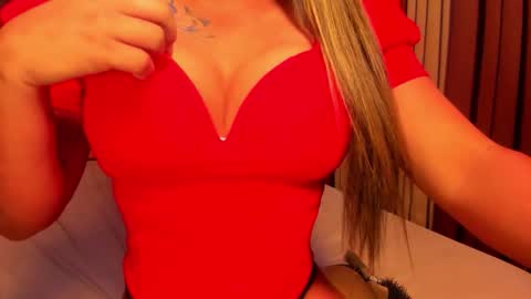 Snapshot of naughty_belle1 chatting on 03.26.26 naughty_belle1 online show from 03.26.26