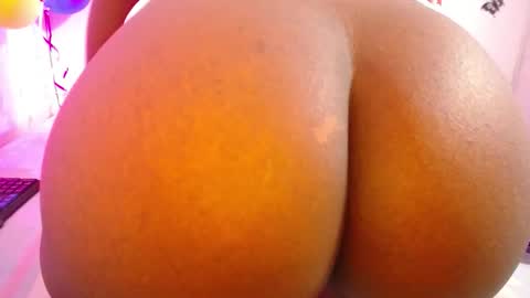 Snapshot of naughty_choko chatting on 02.19.26 L I S S online show from 02.19.26