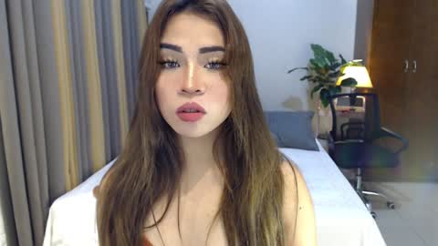 Queen Jess online show from 12.18.24