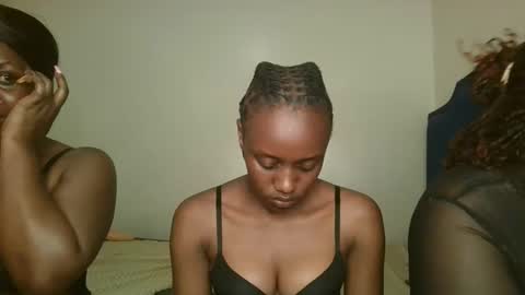 naughty_ellaa online show from 09.19.25