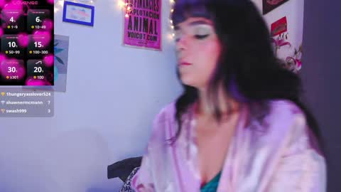 Em  please help me reach 100 thumbs up 3 online show from 12.30.24