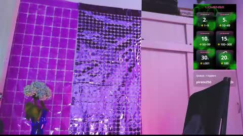 Em  please help me reach 100 thumbs up 3 online show from 03.11.25