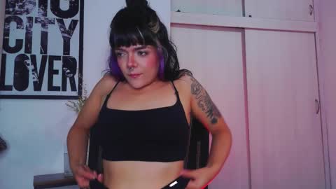 Em  please help me reach 100 thumbs up 3 online show from 09.27.25