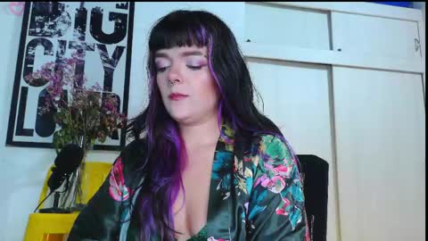 Em  please help me reach 100 thumbs up 3 online show from 04.21.26