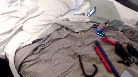 Snapshot of naughty_mike99 chatting on 12.14.24 XXX online show from 12.14.24