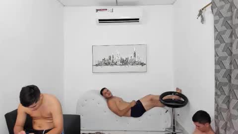 Snapshot of naughty_pearls chatting on 10.09.25 naughty_pearls online show from 10.09.25