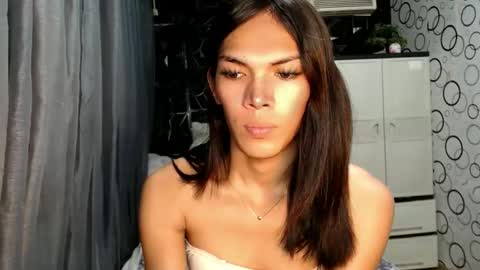Snapshot of naughty_princess24 chatting on 05.27.26 Ariela online show from 05.27.26