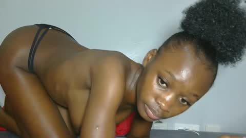 Snapshot of naughty_princess25 chatting on 11.07.25 sexxy online show from 11.07.25