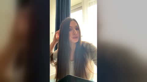 Snapshot of naughty_princesse chatting on 04.28.26 Elena online show from 04.28.26