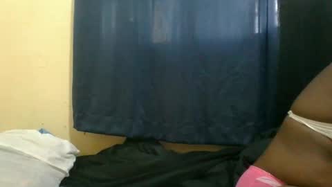 Snapshot of naughty_slender2 chatting on 09.10.25 jn online show from 09.10.25