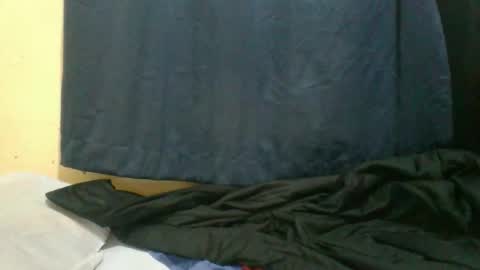 Snapshot of naughty_slender2 chatting on 09.12.25 jn online show from 09.12.25