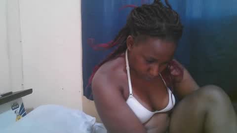 Snapshot of naughty_slender2 chatting on 09.14.25 jn online show from 09.14.25