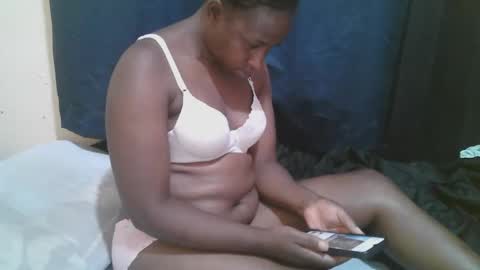 Snapshot of naughty_slender2 chatting on 09.22.25 jn online show from 09.22.25