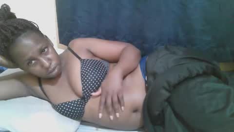 Snapshot of naughty_slender2 chatting on 09.24.25 jn online show from 09.24.25