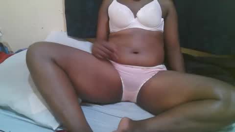 Snapshot of naughty_slender2 chatting on 09.25.25 jn online show from 09.25.25