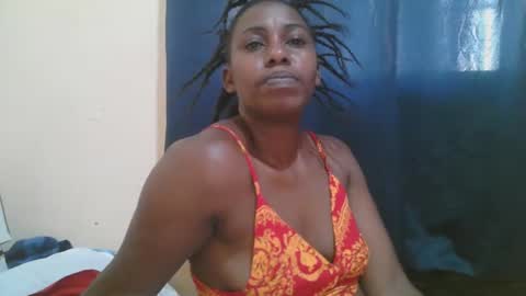 Snapshot of naughty_slender2 chatting on 09.29.25 jn online show from 09.29.25