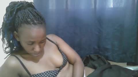 Snapshot of naughty_slender2 chatting on 10.07.25 jn online show from 10.07.25