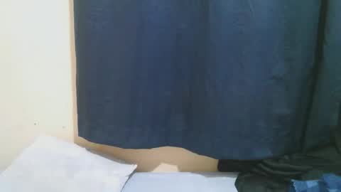 Snapshot of naughty_slender2 chatting on 10.07.25 jn online show from 10.07.25