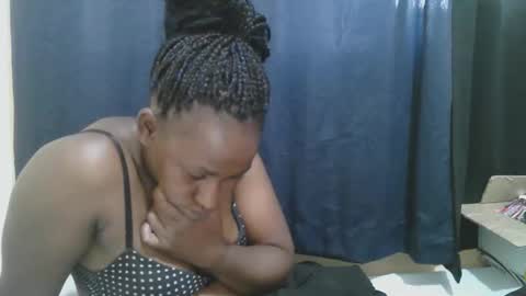 Snapshot of naughty_slender2 chatting on 10.10.25 jn online show from 10.10.25