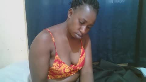 Snapshot of naughty_slender2 chatting on 10.11.25 jn online show from 10.11.25