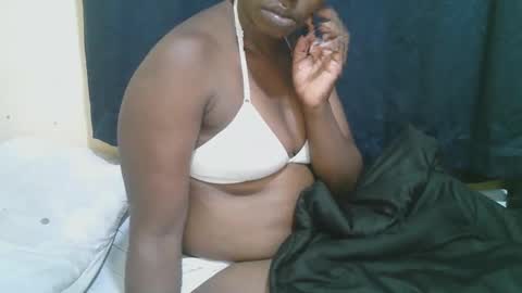 Snapshot of naughty_slender2 chatting on 10.13.25 jn online show from 10.13.25