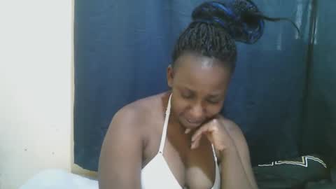 Snapshot of naughty_slender2 chatting on 10.13.25 jn online show from 10.13.25